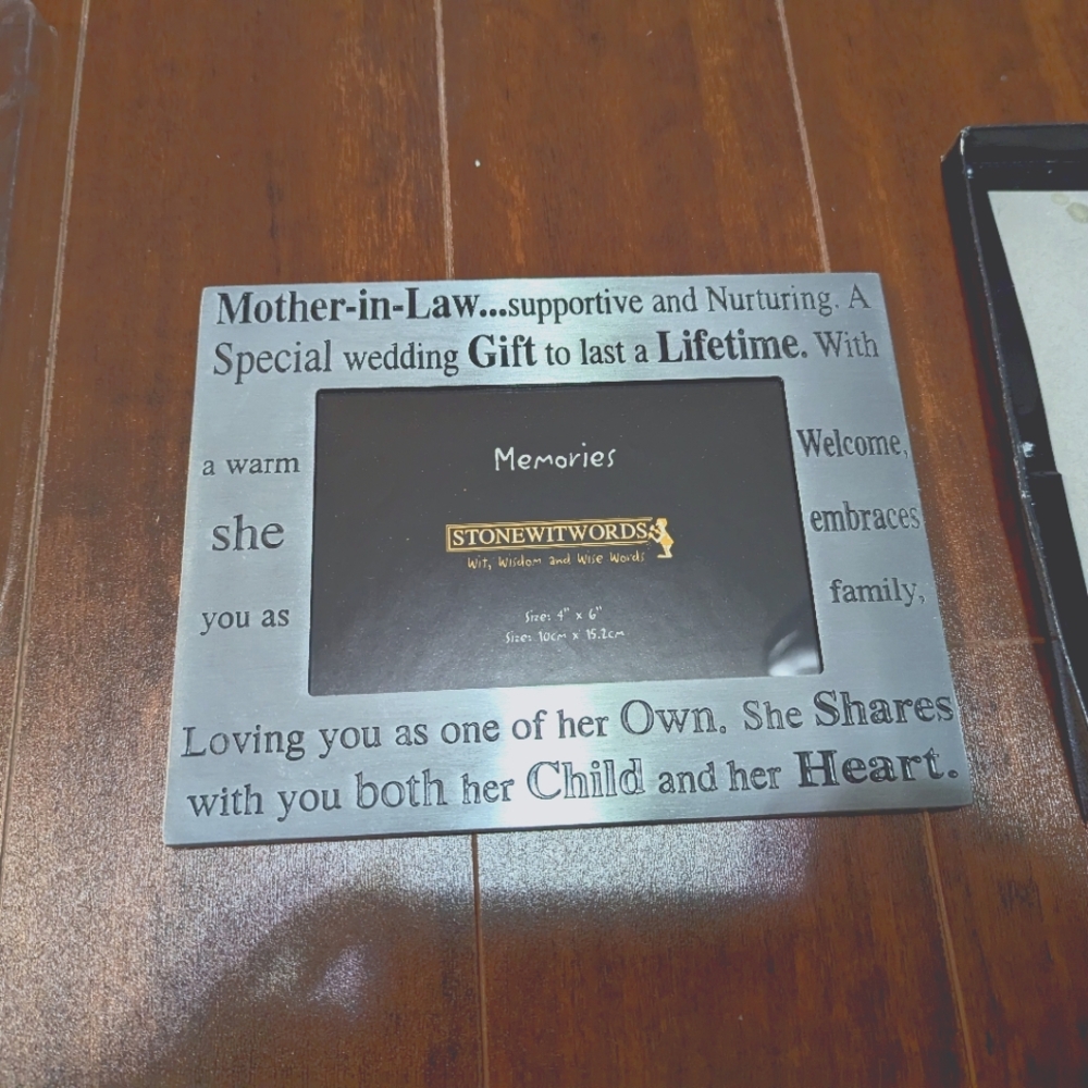 StoneWitWords Frame